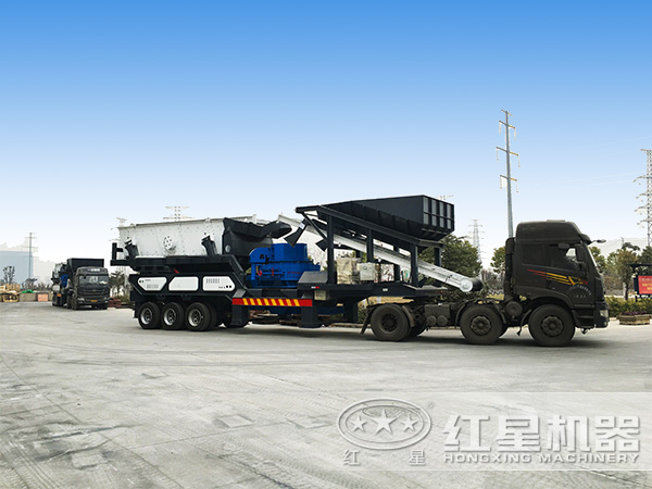 移動小型制沙機發(fā)貨現(xiàn)場