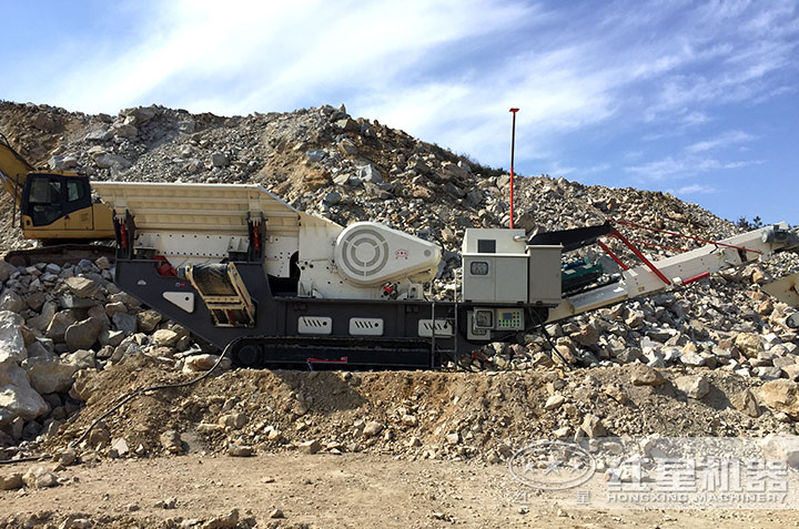 移動式破碎機(jī)作業(yè)現(xiàn)場
