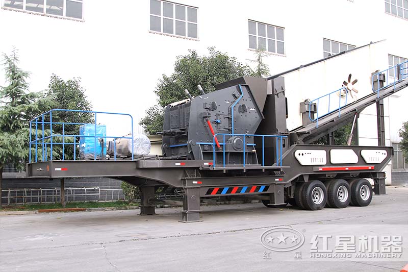移動反擊式破碎、篩分機(jī)設(shè)備實(shí)拍圖